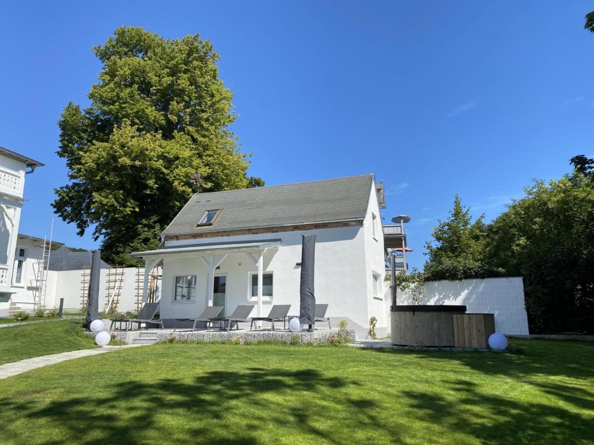 Villa Jenny - Ferienappartement 1 Mit Meerblick Sassnitz Eksteriør bilde